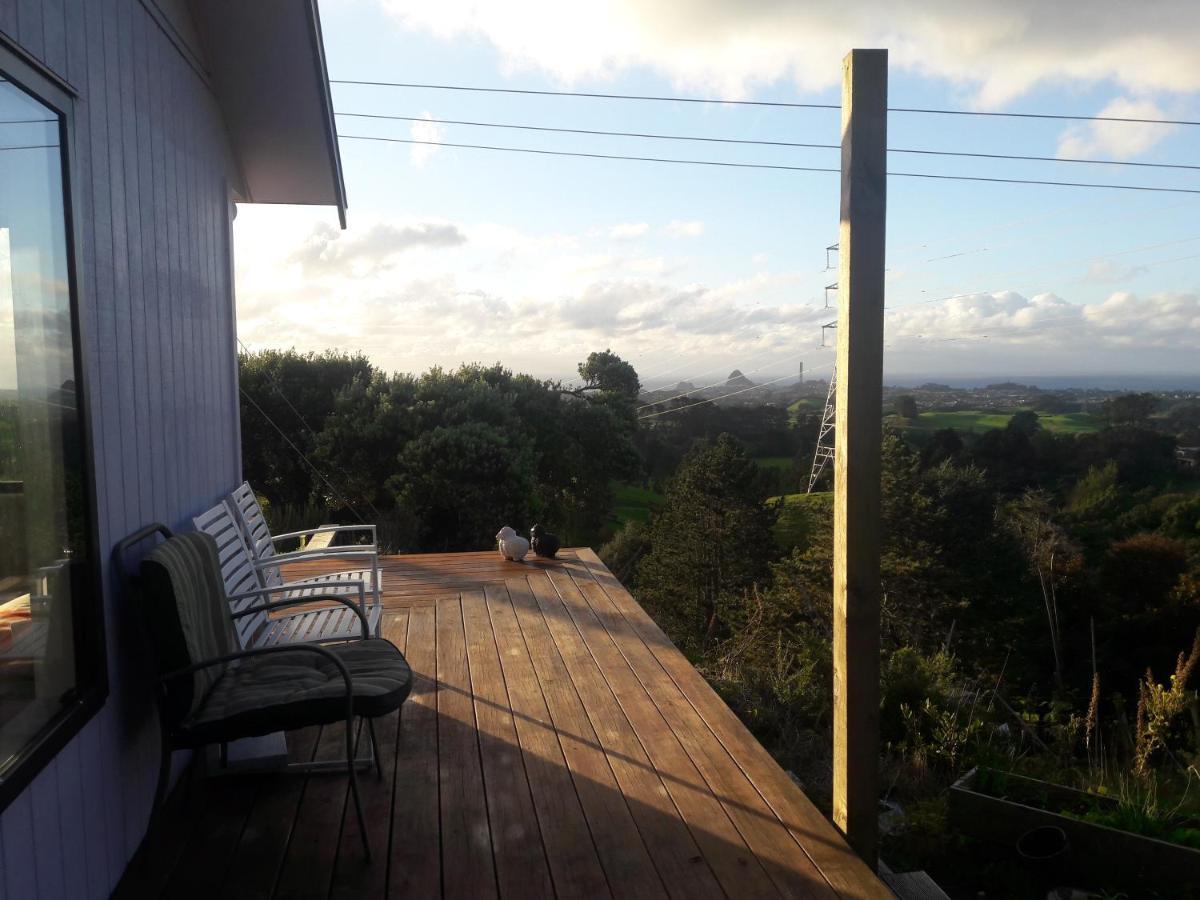 Cosy Country Cottage On A Sunny Hill New Plymouth Exterior foto