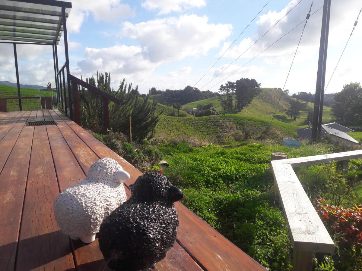 Cosy Country Cottage On A Sunny Hill New Plymouth Exterior foto