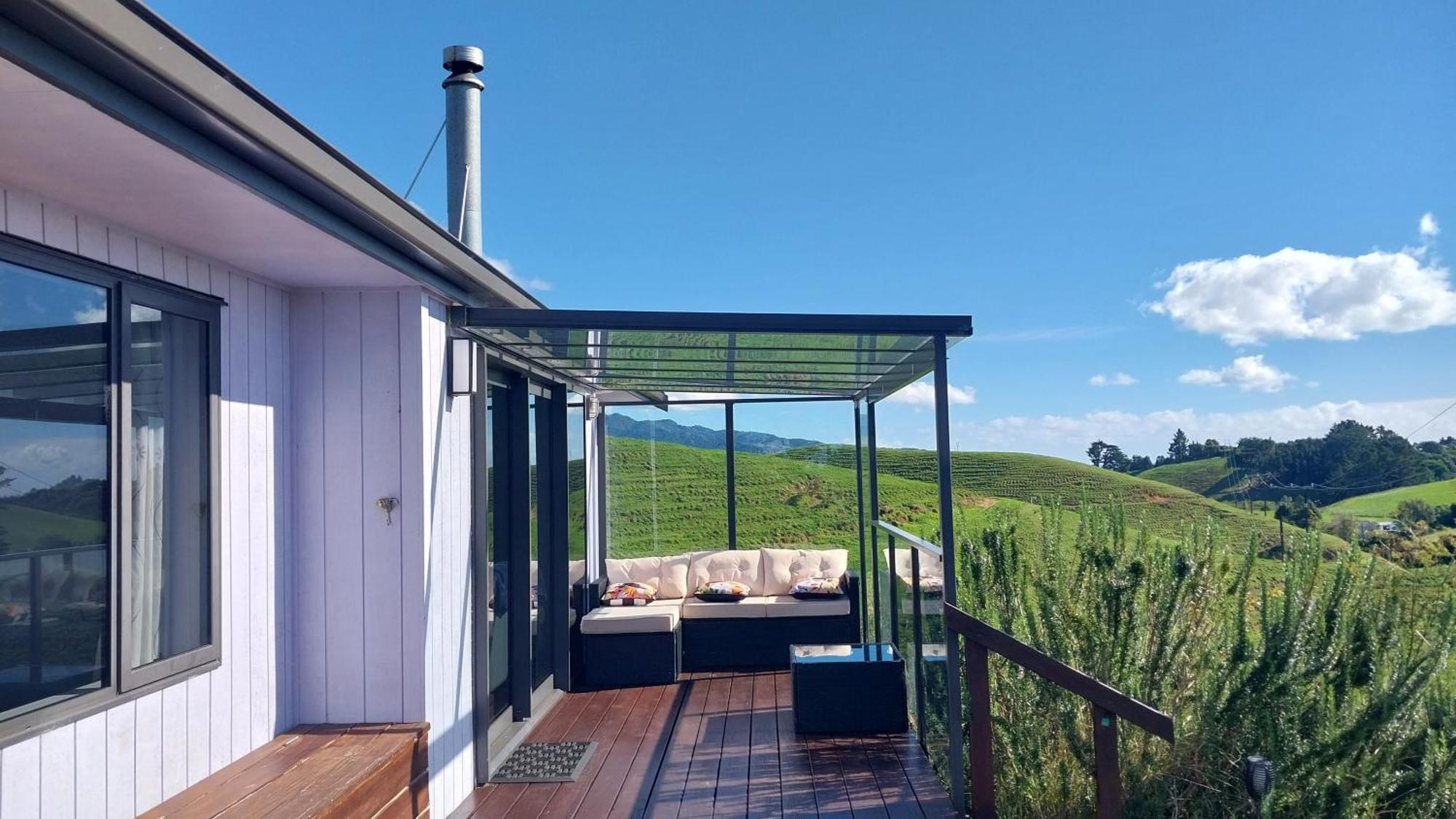 Cosy Country Cottage On A Sunny Hill New Plymouth Exterior foto